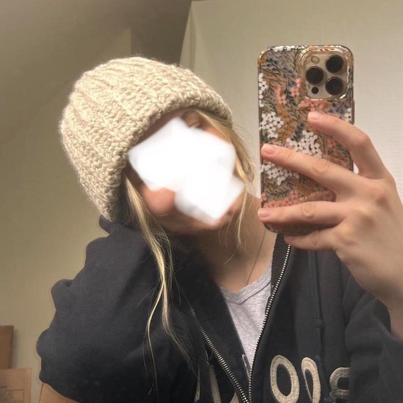 Handmade Beige and Cream Wool Beanie - Picture 2 of 5